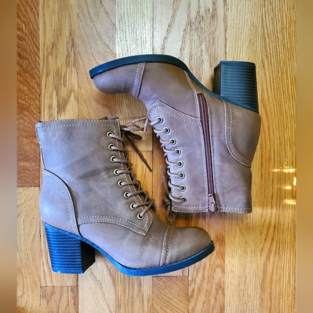 Bongo Chunky Heel Boots